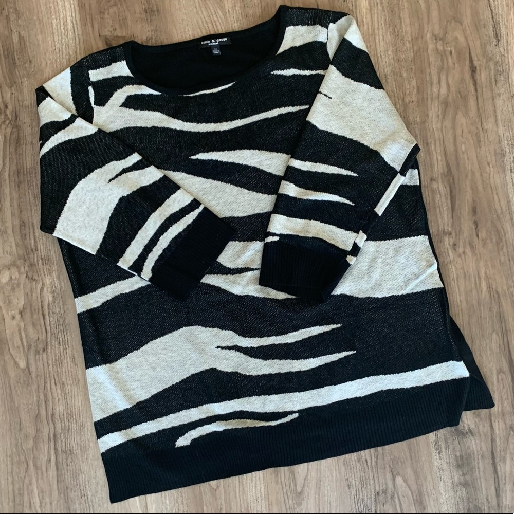 Cable & Gage sweater 1X black and white